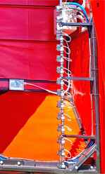 Die sechs Teilbreiten am RumboJet sind jeweils mit Multispektralkamera, LED und einem Jobrechner ausgestattet. Die einzeln steuerbaren Spritzdüsen sind im Abstand von 10 cm montiert.