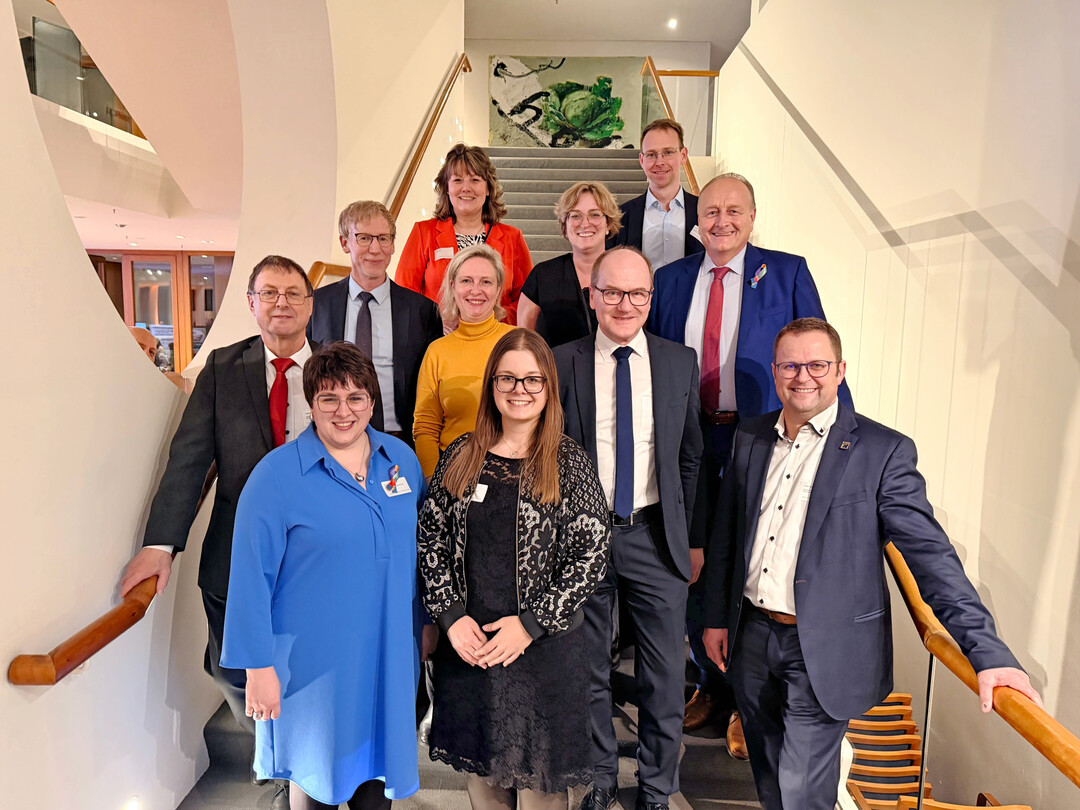 Hauptamtliche Mitarbeiterinnen und Mitarbeiter aus dem Landesbauernverband und das Pr�sidium beim Landesempfang in der baden-w�rttembergischen Vertretung in Berlin.