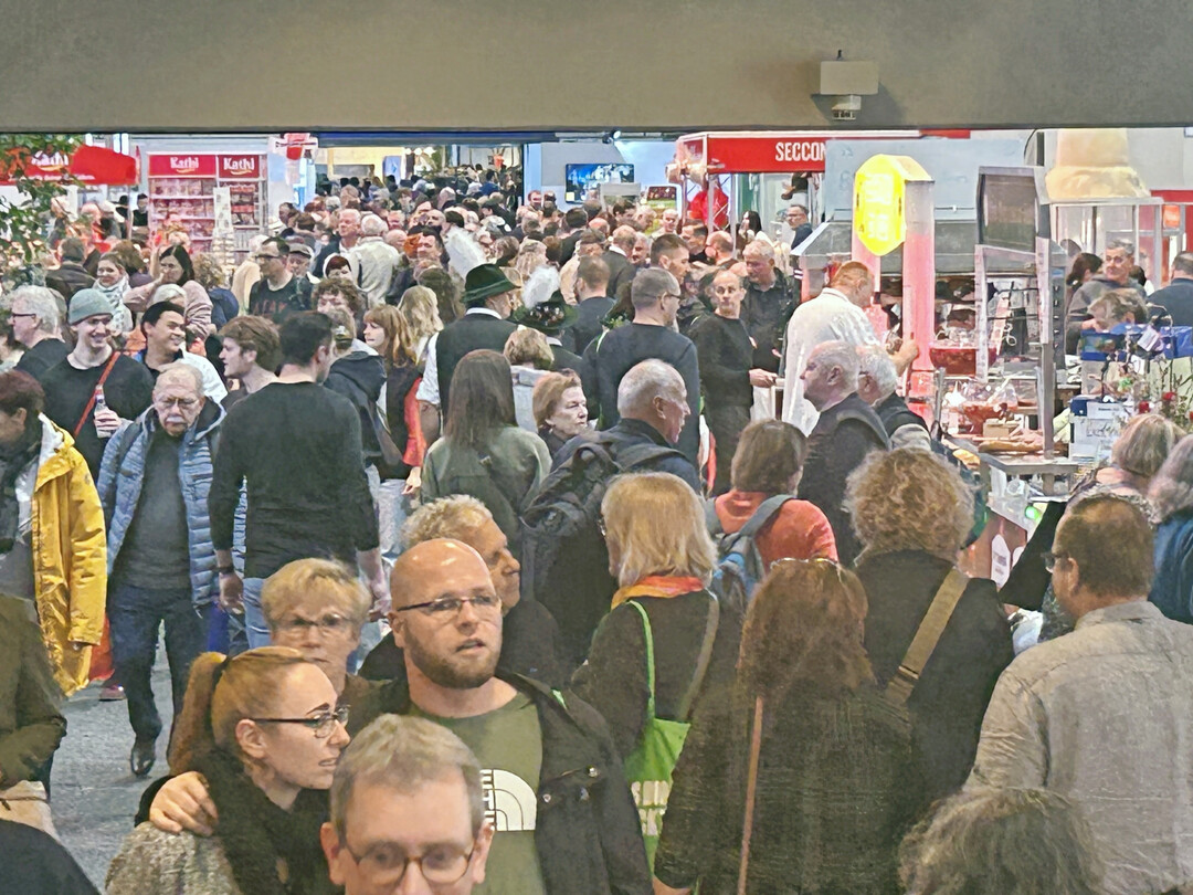 Am ersten Wochenende z�hlte die Messe bereits mehr als 100.000 Besucher.