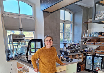 Auf die sch�nen R�umlichkeiten f�r das Caf� ist Judith Elze vom Verein Dorftreff stolz.