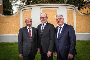 Die neue Vorstandschaft imGesamtverband der deutschen
Land- und Forstwirtschaftlichen
Arbeitgeberverbnde mit (v. l.) Ulrich Lhr, Hans-Benno Wichert und Lutz Eimecke.