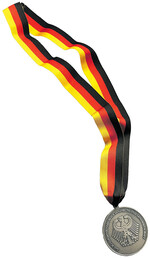 Für den zweiten Platz beim Bundesmelkwettbewerb gabs die Silbermedaille vom Bundesministerium für Ernährung und Landwirtschaft (BMEL).