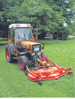 Anbaugeräte für Kleintraktoren erleichtern die Arbeit.