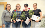 Kreisvorsitzende Antonie Gierer (l.) begrüßt bei der Jahreshauptversammlung die Neumitglieder Angelika Knoblauch, Anke Metz und Myrjam Gessler.