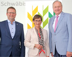 Veranstalter und Gäste des Jubiläumsbauerntages in Kupferzell ( v. l.): Jürgen Maurer, Sabine Kurtz und Joachim Rukwied.