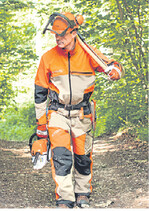 Der neue Dynamic Vent Waldarbeitsanzug ist für die sommerliche Arbeit gedacht.
