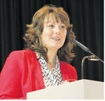 Präsidentin Juliane Vees bei der Eröffnung des Verbandstags.