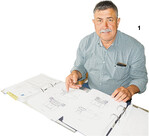 Landwirt Walter Schmid aus Niederstotzingen im Landkreis Heidenheim hat das Tüfteln drauf: Mit einem teleskopierbaren Fahrwerk unter dem Einzugsschacht will er beim Mähdrescher mehr Platz für einen deutlich breiteren Schrägförderer und Siebkasten schaffen. Der Effekt: Bei gleicher Baubreite der Maschine bis zu 50 Prozent höhere Durchsatzleistungen. Diese Idee hat er sich patentieren lassen.