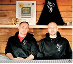 Benjamin Geywitz (l.) und Willy Dyck, Tüftler und Gewinner des Startup BW Elevator Pitch".