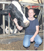 Die Juniorchefin zeigt den Stall.