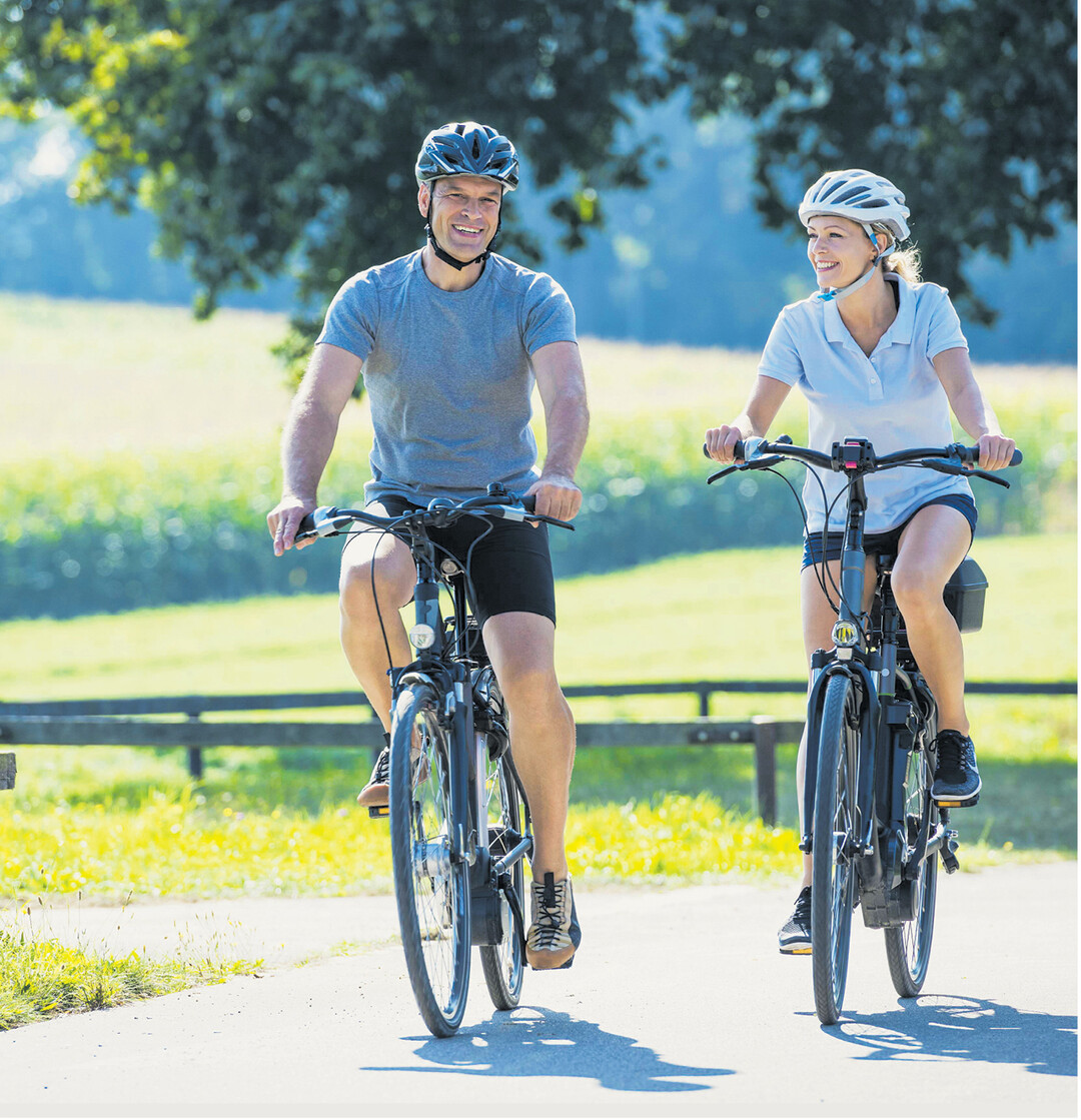 Radfahren ist nicht nur gesund fr den Menschen, sondern es auch schont gleichzeitig die Umwelt. Dieses Jahr feiert der Drahtesel seinen 200. Geburtstag – erfunden wurde das Fahrrad 1817 von Karl von Drais. Und wo? Na in Baden-Wrrtemberg natrlich. Seine erste Probefahrt mit dem Ur-Fahrrad unternahm Karl von Drais am 12. Juni 1817 in Mannheim. Vom 28. bis zum 30. Juli findet deshalb in der Stadt am Rhein das Jugend-Fahrrad-Festival statt. Auf die Fahrradbegeisterten warten jede Menge Workshops, eine Party und sogar eine gemeinsame Fahrradparade.
