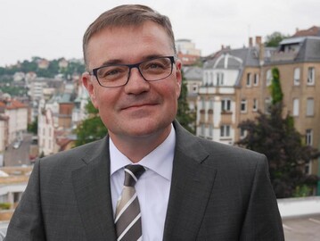 Peter Kolb, Rechtsanwalt und Justiziar, scheidet Ende Juni 2020 auf eigenen Wunsch als Hauptgeschftsfhrer im Landesbauernverband in Baden-Wrttemberg (LBV) aus. Kolb engagiert sich im LBV seit 21 Jahren fr die Interessen des Berufsstandes, davon 18 Jahre als Hauptgeschftsfhrer. 