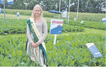 Die deutsche Zuckerrübenkönigin Maria-Theresia Sailer aus Donauwörth präsentierte sich bei den DLG-Tagen mit der neuen Zuckerrübensorte Strauss von Strube.