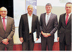 Vor Versammlungsbeginn (v. l.): Geschäftsführer Dr. Pflugfelder, Prof. Grethe, Vorstandsvorsitzender Dr. Funk, Aufsichtsratschef Rabausch.