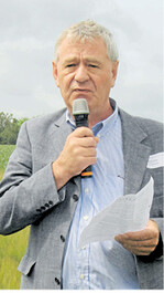 Landhändler Helmut Lehner präsentierte eigene Versuche zur Sommergerste.
