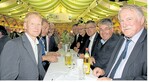 Im Festzelt der Ipfmesse: Ministerialdirigent Joachim Hauck (r.) und (v. l.) Bauernverbandschef Hubert Kucher, Bopfingens Bürgermeister Gunter Bühler, Landrat Klaus Pavel, CDU-Bundestagsabgeordneter Roderich Kiesewetter und CDU-Landtagsabgeordneter Winfried Mack.