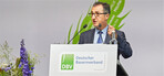 Bundeslandwirtschaftsminister Cem Özdemir auf dem Deutschen Bauerntag 2023 in Münster Foto: DBV / Christian Wese
