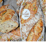 Zwischen Korn und Brot liegt ein weiter Weg mit vielen Unwägbarkeiten. Für Forscher, Bauern, Bäcker und Müller gibt es noch viel zu tun.