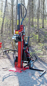 Der neue Stehendspalter mit 14 Tonnen Spaltkraft kann Holz bis zu 110 cm Länge verarbeiten.