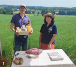 Sprengelvorsitzende Birgit Weber bedankte sich bei Simon Igel für die geballte Information rund um den Anbau und die Verwendung von Lein.