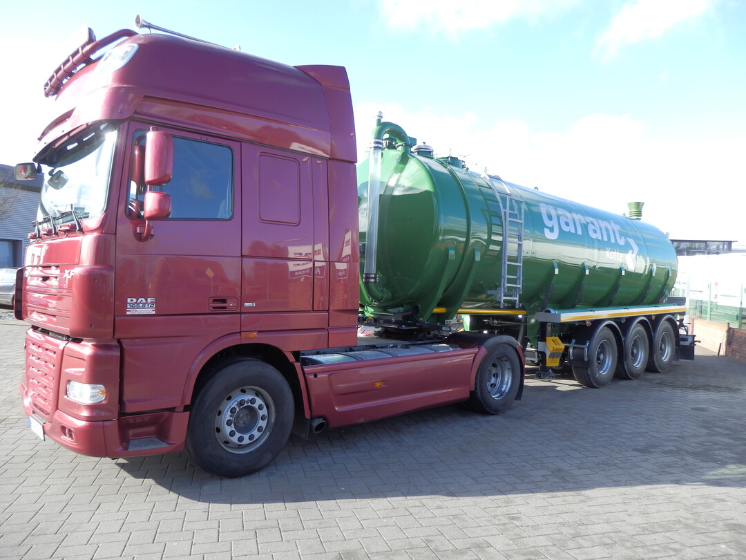 Ob als Sattelzug oder Agrar-Lkw zugelassen, fr diese Fahrzeugkombination besteht Mautpflicht. Aktuell fr Landwirte aber nur bei der Leerfahrt.