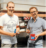 Düsenset-Gewinner Peter Feißt, Landwirt aus Hohberg im Ortenaukreis (l.), und Michael Glaser vom LTZ.