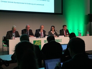 DBV-Prsident Joachum Rukwied (Mitten) stellt sich den Fragen der Agrarjournalisten