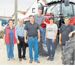 Garantie für Qualität und Erfahrung: Seniorchef und -chefin Fritz und Maria Bassler, Roland Bassler mit Sohn Marcel und Ehefrau Heidi und Franz Bassler (v. l.).