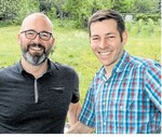 Regionalkoordinator Stephan Schleith (l.) und Firmengründer Moriz Vohrer wollen die Fleischvermarktung per Internet ankurbeln.
