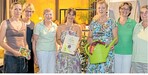 Preisübergabe für den Sonderpreis Lernen für die Zukunft" beim Schulfest der Grundschule in Dürnau-Gammelshausen von links: Corina Bertsch, Rektorin Carola Bär, Rose Wittlinger, Simone Rast, Präsidentin Marie-Luise Linckh, Kreisgeschäftsführerin Christine Rieker, Helga Allmendinger, Vorsitzende Landfrauenverein Dürnau.