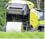 Die neu entwickelte Festkammer-Rundballenpresse Rollant 540 aus Bad Saulgau kommt mit neuen Walzen und stärkerem Chassis.