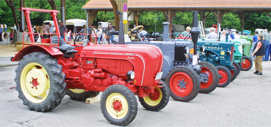 Die Motorisierung der Landwirtschaft setzte in Baden-Württemberg erst nach dem Zweiten Weltkrieg ein. Restaurierte Modelle aus diesen Jahren sind auf Schleppertreffen zu bestaunen.