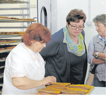 Eine besondere Spezialität Sardiniens ist Bottarga, der gesalzene und getrocknete Rogen der Meeräsche. Er wird gerne in dünne Scheiben geschnitten mit Nudeln gegessen.