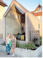 Das moderne Verkostungshäuschen ist ein echter Hingucker.