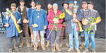 Die Sieger des Landeswettbewerbs Gespannpflügen (v. l.): Thomas Kurfiss (1. Platz Alleinpflüger, AP), Frederik Ahrens (3. AP), Michael König (4. Platz Pflüger mit Fuhrmann, PmF), Bernd Lieb (2. PmF), Sebastian Rampp (5. PmF), Steffi Niebauer (6. PmF), Tobias Martin (7. PmF), Theo Holderbach (1. PmF), Hermann Brudy (3. PmF) und Heike Veidt (2. AP).