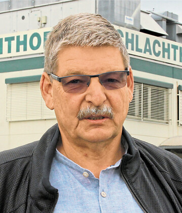Schlachthofchef Wilhelm Dengler will die gezeigten Missstnde abstellen und wirbt gleichzeitig um Vertrauen bei Mitgliedern und Kunden.