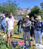 Bei Betriebsrundgängen nach dem Brunch erfahren Besucher, wie und wo heimische Lebensmittel wachsen.