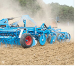 Nach über 15 Jahren gibt es ein Facelift bei den Kurzscheibeneggen: Die Scheibenanordnung ist bei der Rubin 10 neu gelöst.