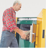 Komfort: Morgens den Kessel mit Stückholz volllegen und mit hinterlegter Uhrzeit automatisch zünden lassen.