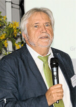 Ein letztes Mal im aktiven Dienst beim Grünlandtag: Professor Martin Elsäßer vom LAZBW Aulendorf, der diese Veranstaltung vor 28 Jahren in Baden-Württemberg ins Leben gerufen hatte, referierte zur Zukunft des Grünlandes, das sich unter dem Klimawandel zwangsläufig ändern wird.