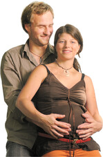 Mit der Geburt des ersten Kindes wird aus dem Liebespaar ein Elternpaar. Die Liebe kann da auf der Strecke bleiben