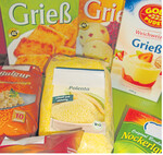 Als Grundnahrungsmittel sollte Grieß immer vorrätig sein, egal ob als feiner Weizengrieß, gröber geschroteter Bulgur oder als Maispolenta.