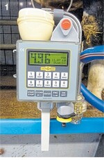 Mit einem Lactocorder kann das Milchabgabeverhalten einer Kuh über den gesamten Zeitraum vom Ansetzen des Melkzeuges bis hin zur Abnahme aufgezeichnet werden.