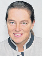 lehrt und forscht am Institut für Angewandte Agrarforschung (IAAF) an der Hochschule für Wirtschaft und Umwelt Nürtingen-Geislingen.