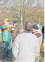 Der Schnitt von Streuobstbäumen erfordert Fachkenntnisse, die in Kursen zum Fachwart vermittelt werden.