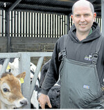 Die Kälber müssen nicht mehr von der Milchtränke entwöhnt werden, sagt und freut sich Paul Miller, der im englischen Evesham einen Holsteinzuchtbetrieb bewirtschaftet.