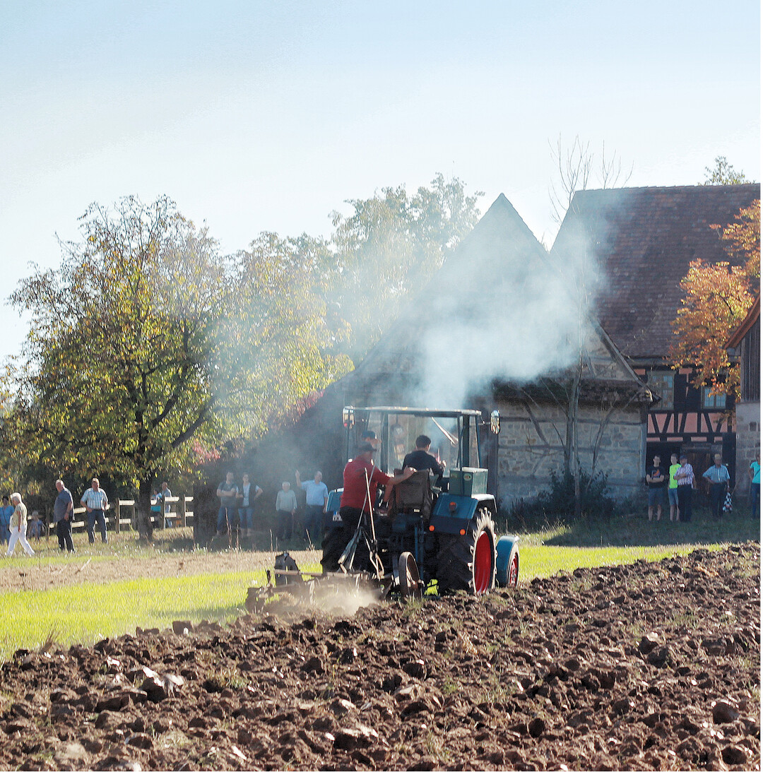 Am Sonntag, 13. Oktober, werden im Hohenloher Freilandmuseum in Schwäbisch Hall/Wackershofen von 11 bis 16 Uhr alte Landmaschinen wieder zum Leben erweckt. Auch selbst Mitmachen ist gefragt.