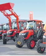 Die M6060 und 7060 sind agile Helfer auf dem Hof.