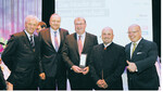 Bauernpräsident Joachim Rukwied (2. v. l.)konnte den heimischen Landwirten (von links) Thomas Casper (Donzdorf), Winfried Vees (Eutingen), Michael Reber (Schwäbisch Hall) und Christian Endres (Großrinderfeld) zur erfolgreichen Teilnahme beim Ceres Award gratulieren.