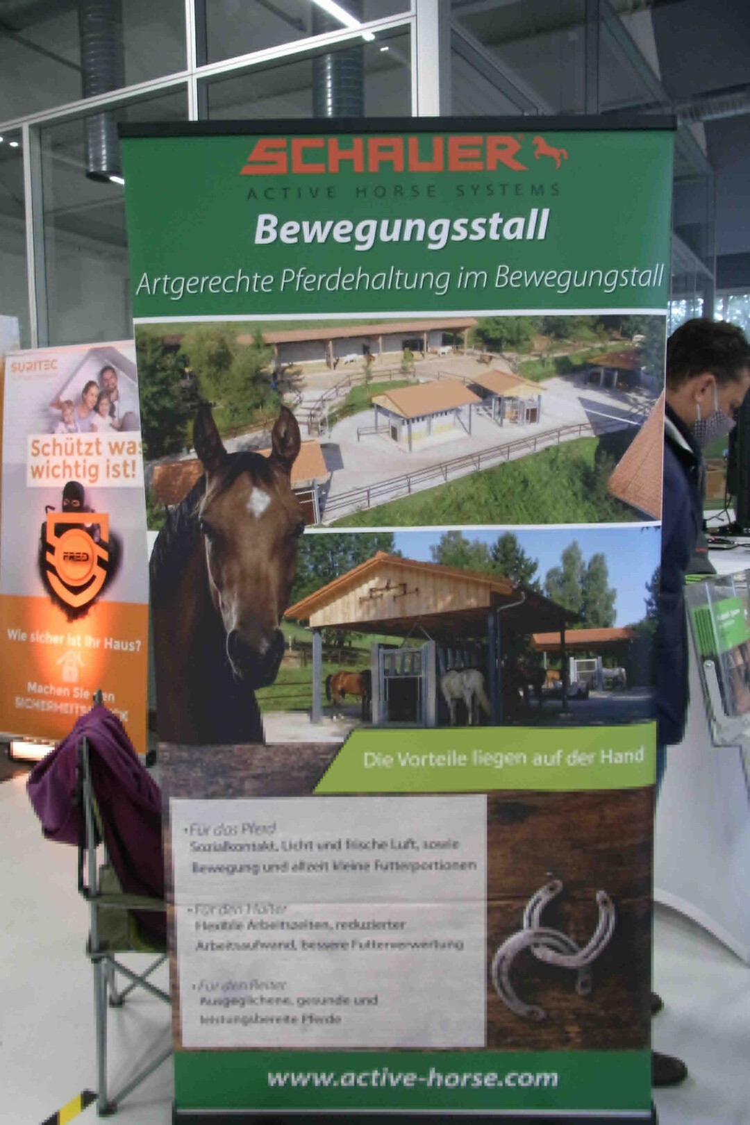 Auf dem Stand des Stallbaunternehmens Schauer Agrotronic konnten sich Besucher ber das Konzept eines Bewegungsstalles fr Pferde informieren.